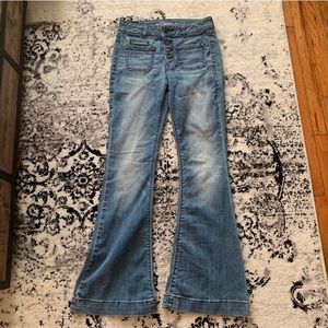 American Eagle flare jeans RUNS SMALL